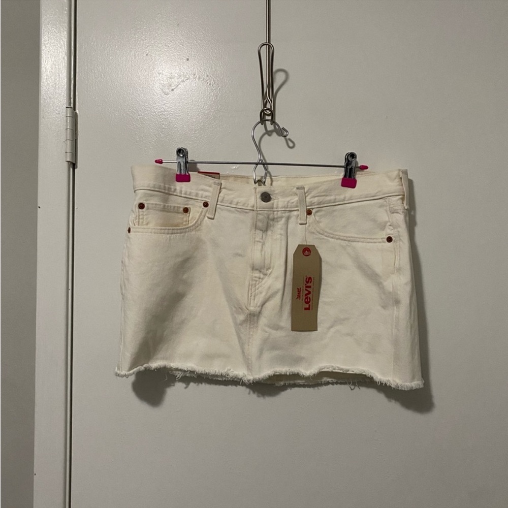 Levi’s denim skirt size 31 Brand New